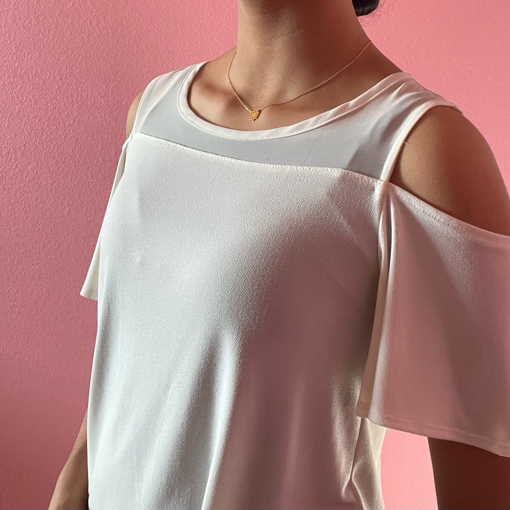 White cold-shoulders top